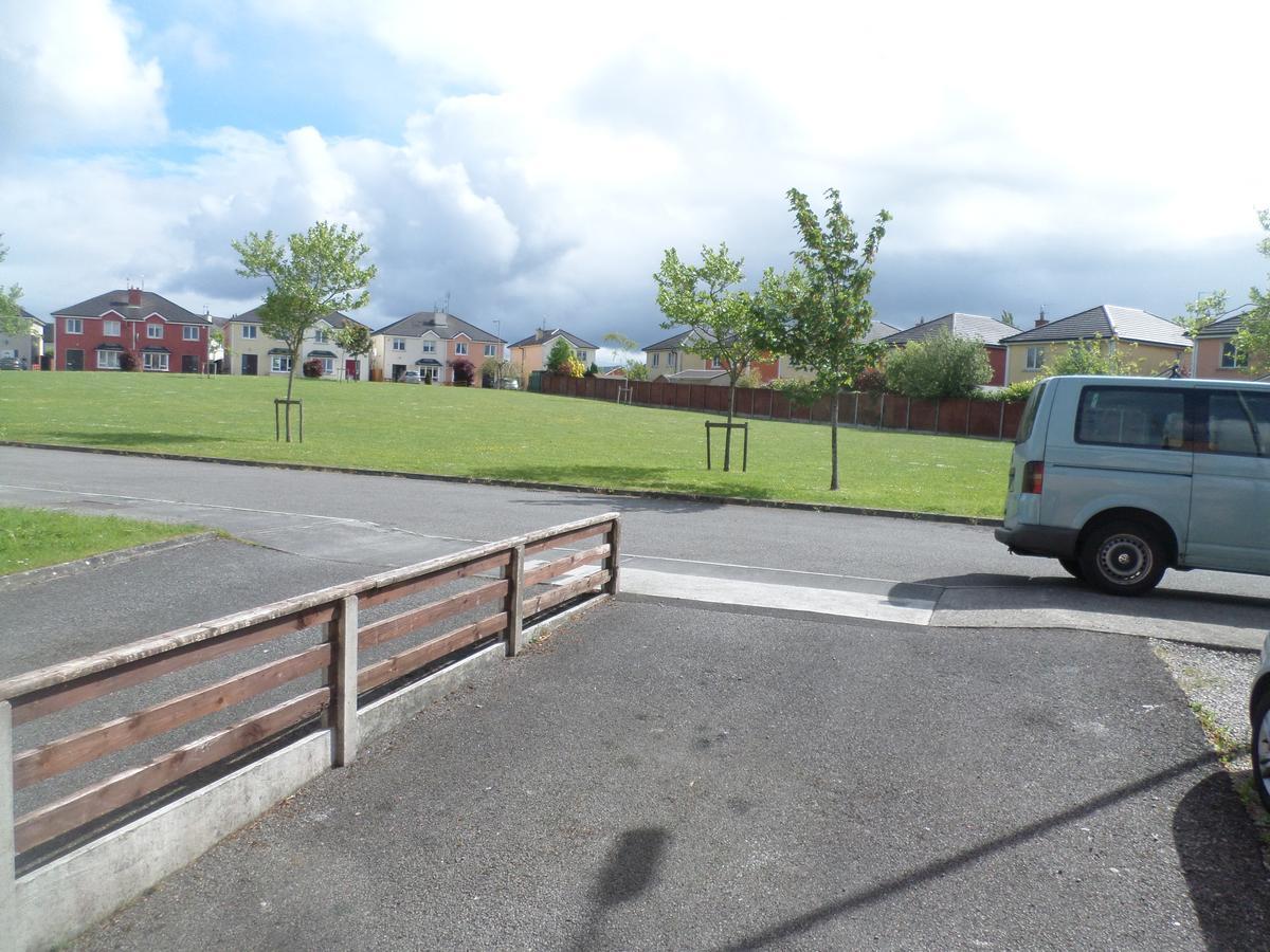 Apple Guest House Loughrea ภายนอก รูปภาพ
