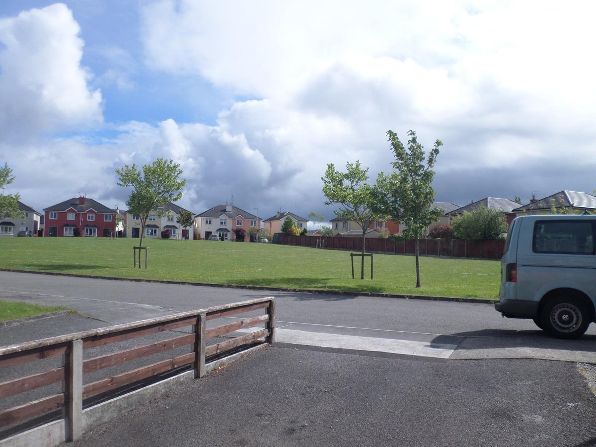 Apple Guest House Loughrea ภายนอก รูปภาพ