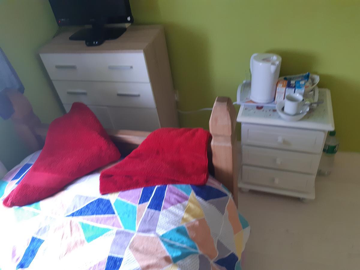 Apple Guest House Loughrea ภายนอก รูปภาพ